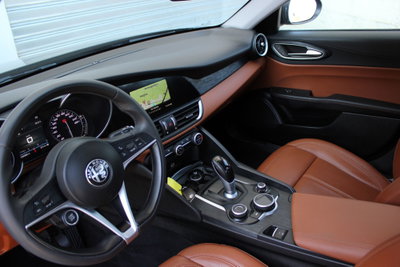 Alfa Romeo Giulia 2.2 Turbodiesel 136 CV AT8 Business (7)