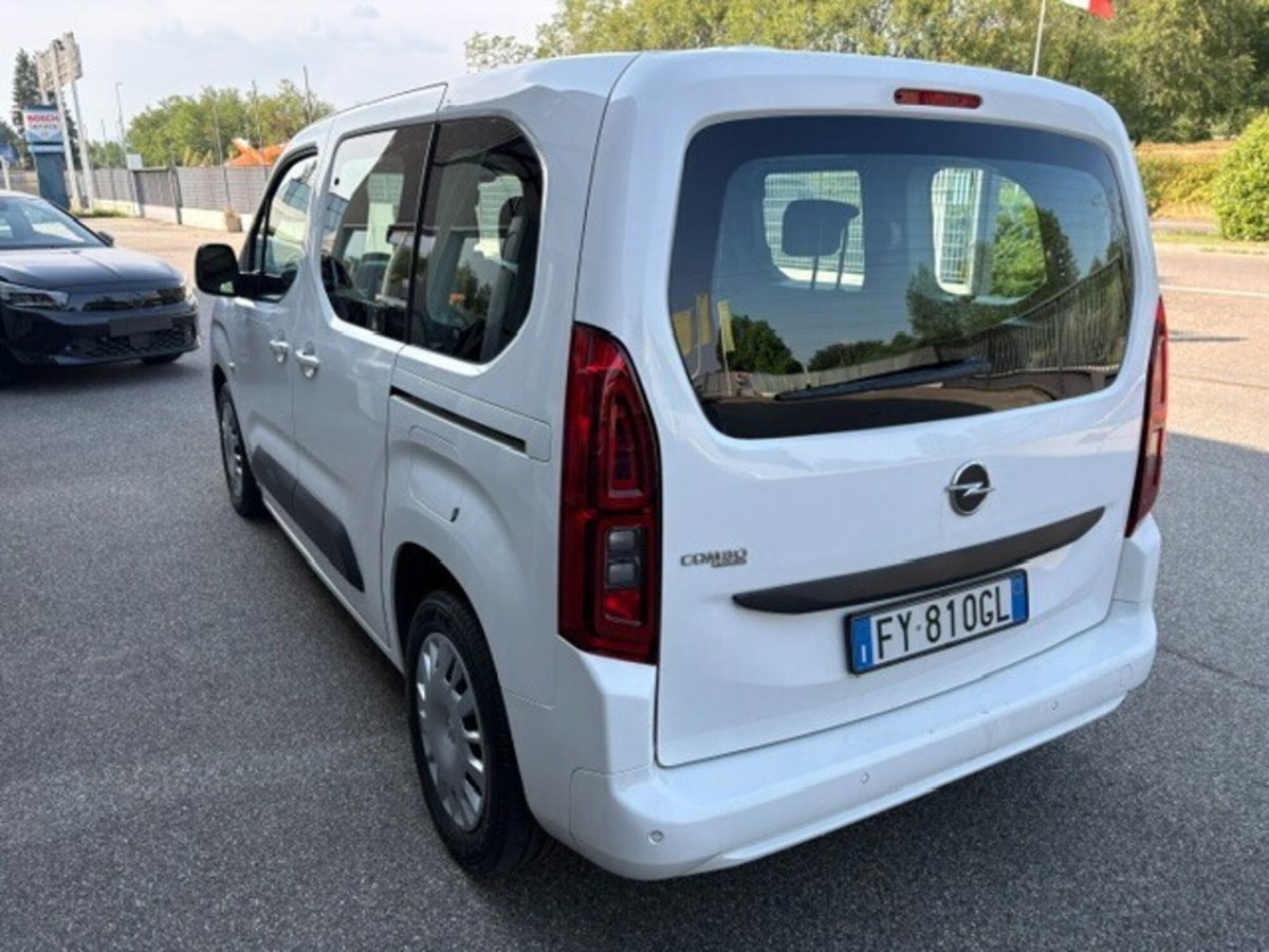 Opel Combo Life 1.2 110 CV S&S MT6 Advance XL (10)
