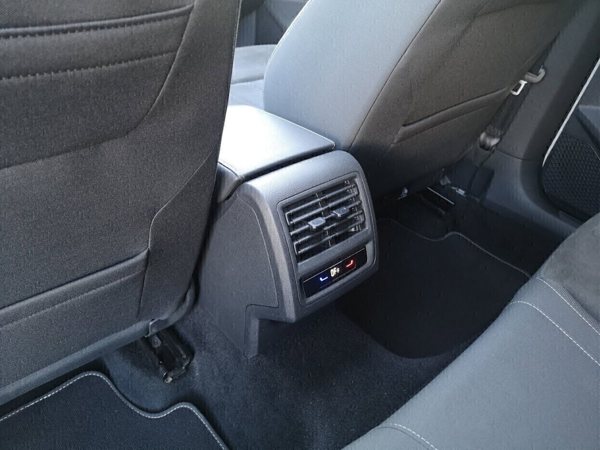 Volkswagen Golf 2.0 TDI SCR Style (12)