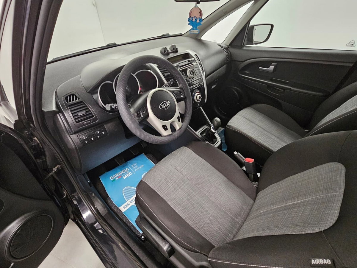 Kia Venga 1.4 CVVT Active (14)