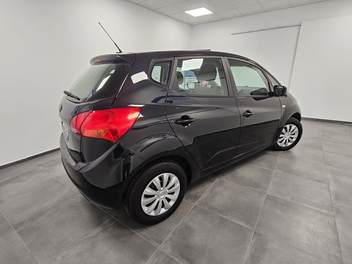 Kia Venga 1.4 CVVT Active (4)