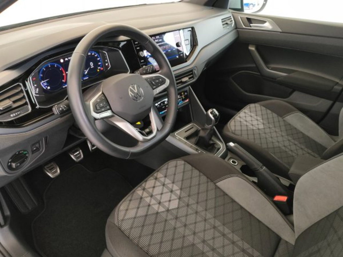 Volkswagen Taigo 1.0 tsi R-Line 115cv (8)