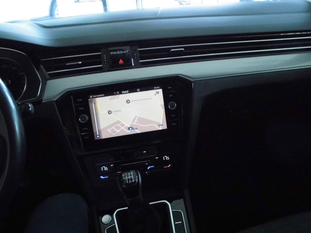 Volkswagen Passat Variant 2.0 TDI SCR EVO Business (13)