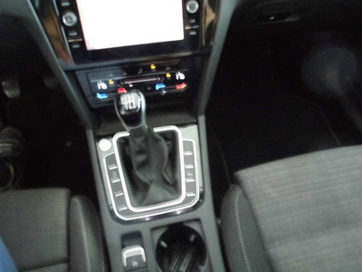 Volkswagen Passat Variant 2.0 TDI SCR EVO Business (14)