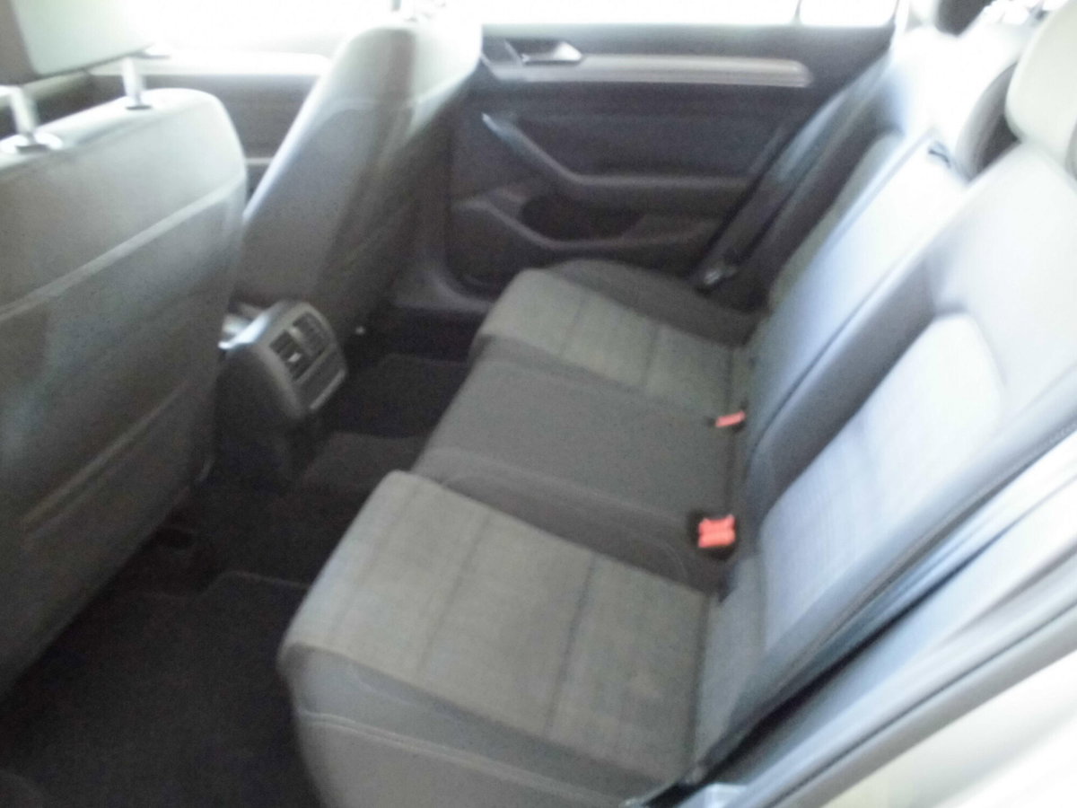 Volkswagen Passat Variant 2.0 TDI SCR EVO Business (15)