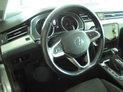 Volkswagen Passat Variant 2.0 TDI SCR EVO Business (9)