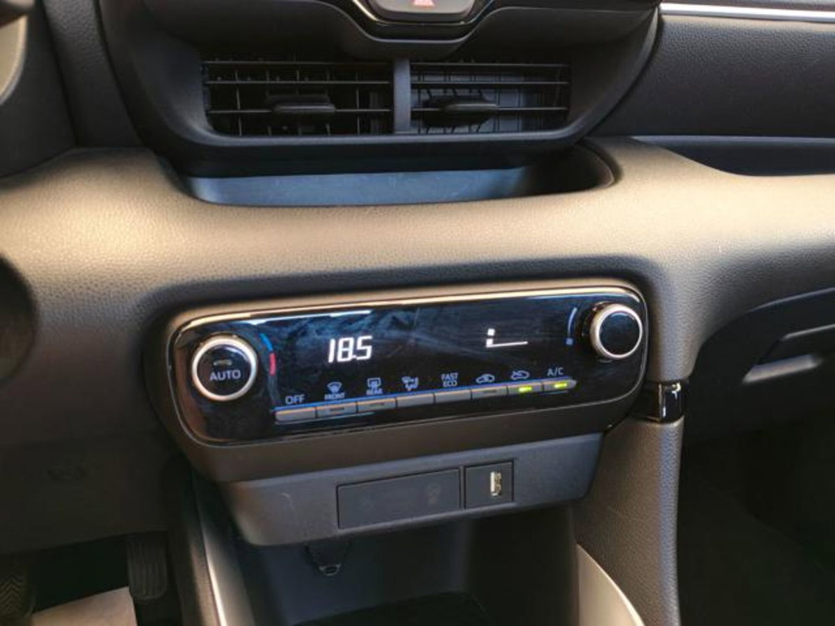 Toyota Yaris Cross 1.5 Hybrid 5p. E-CVT Premiere (12)