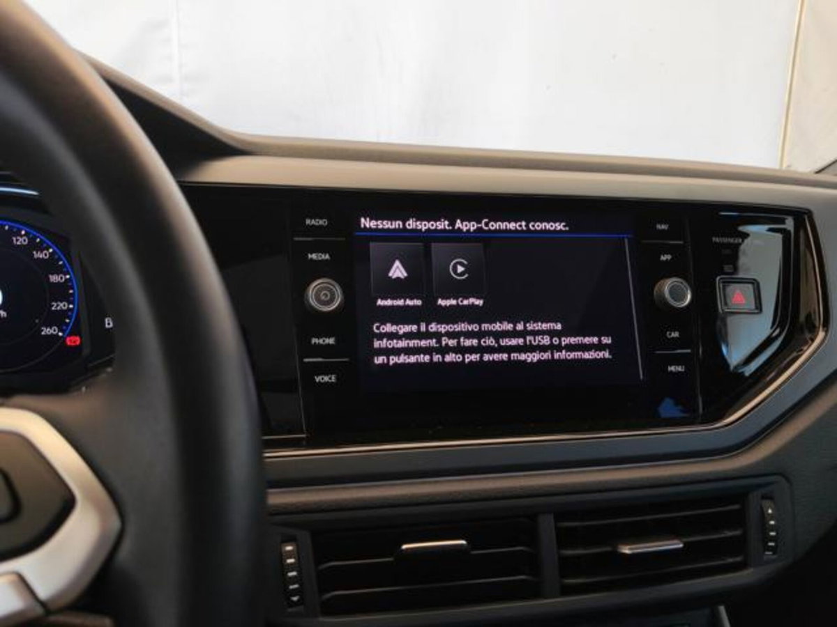 Volkswagen Taigo 1.0 tsi R-Line 115cv (13)