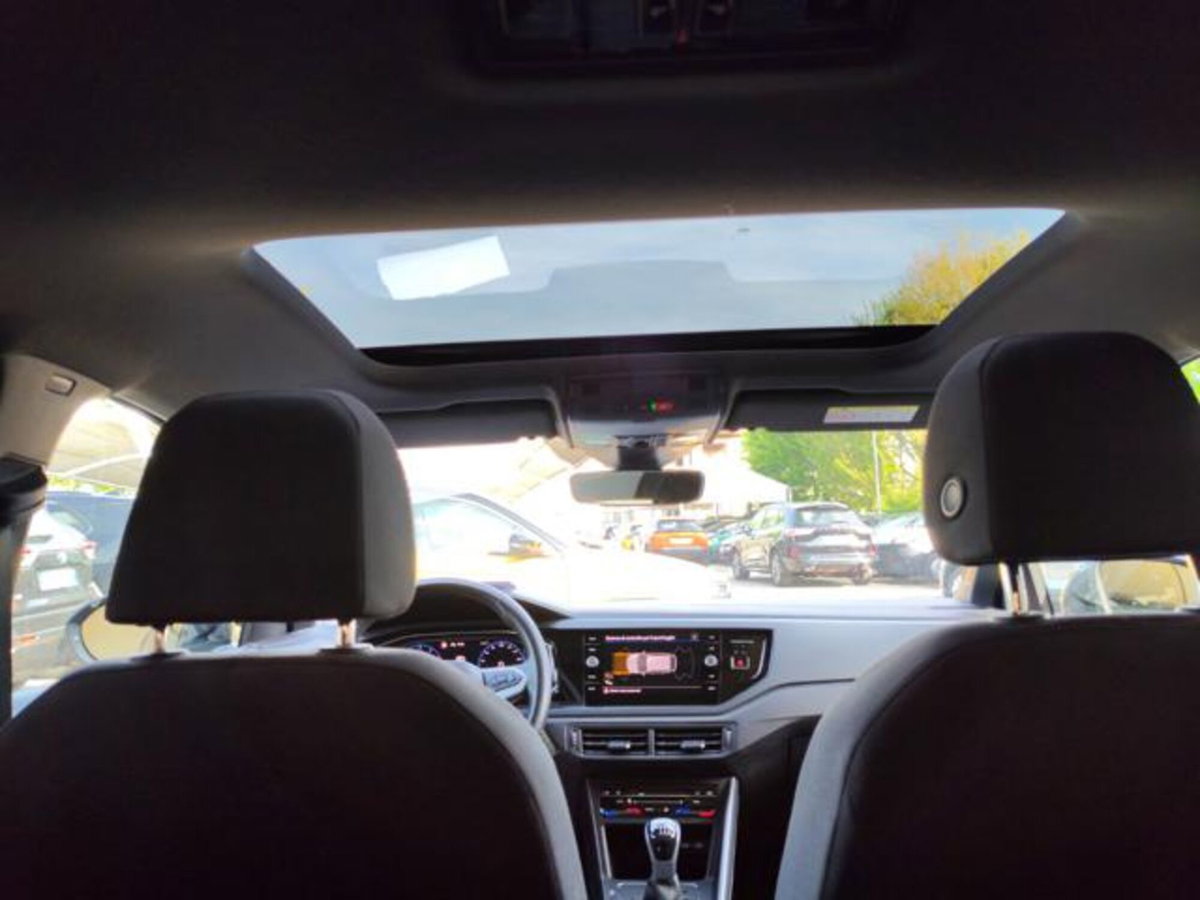 Volkswagen Taigo 1.0 tsi R-Line 115cv (17)