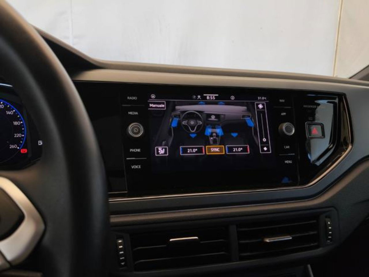 Volkswagen Taigo 1.0 tsi R-Line 115cv (14)