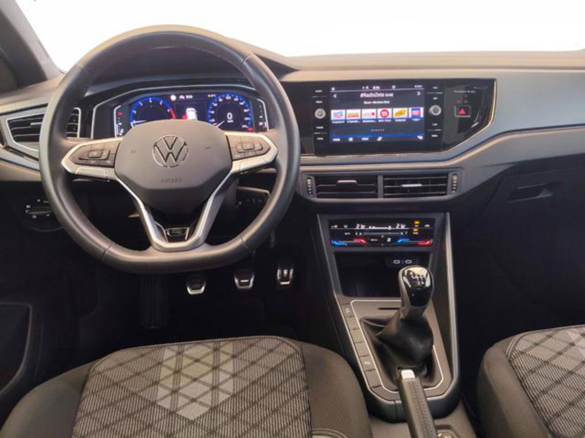 Volkswagen Taigo 1.0 tsi R-Line 115cv (9)