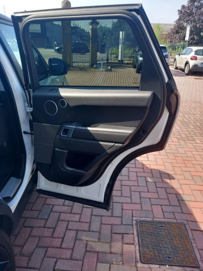 Land Rover Range Rover Sport 3.0 TDV6 HSE (11)