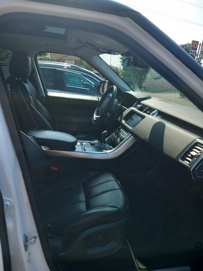 Land Rover Range Rover Sport 3.0 TDV6 HSE (14)