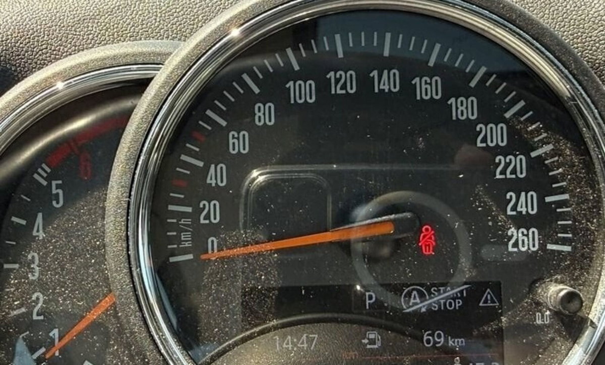 MINI Mini Countryman 2.0 Cooper D Essential Countryman (11)