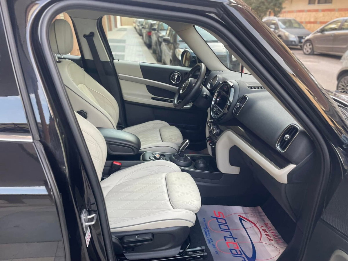 MINI Mini Countryman 2.0 Cooper D Essential Countryman (16)