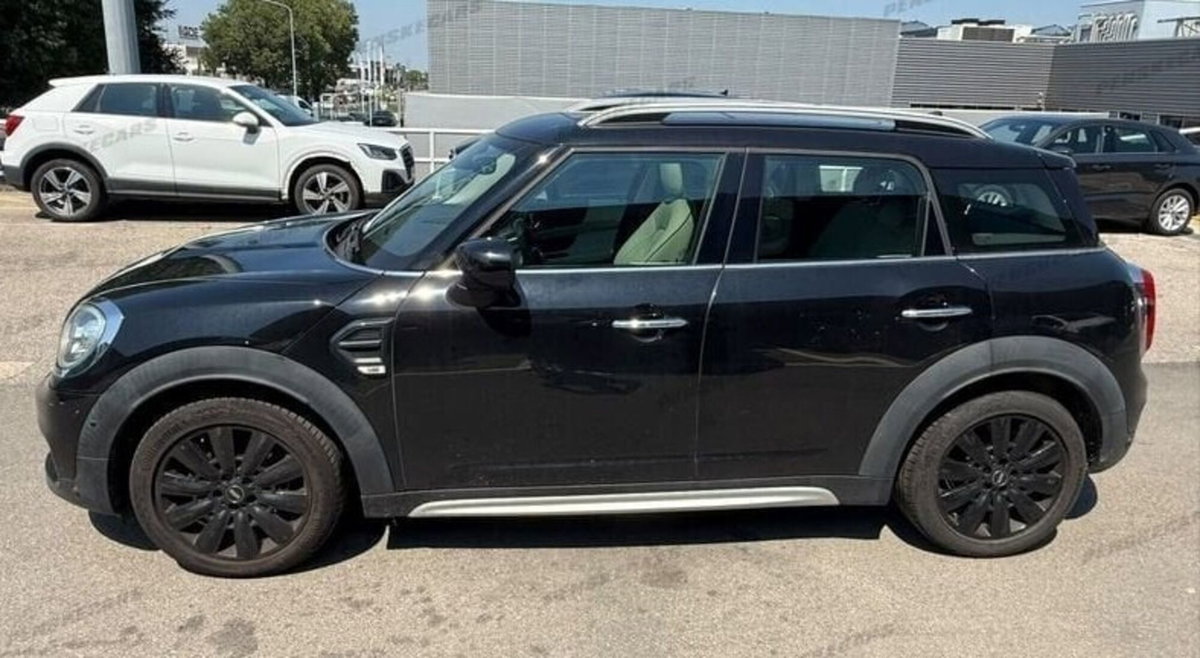 MINI Mini Countryman 2.0 Cooper D Essential Countryman (4)