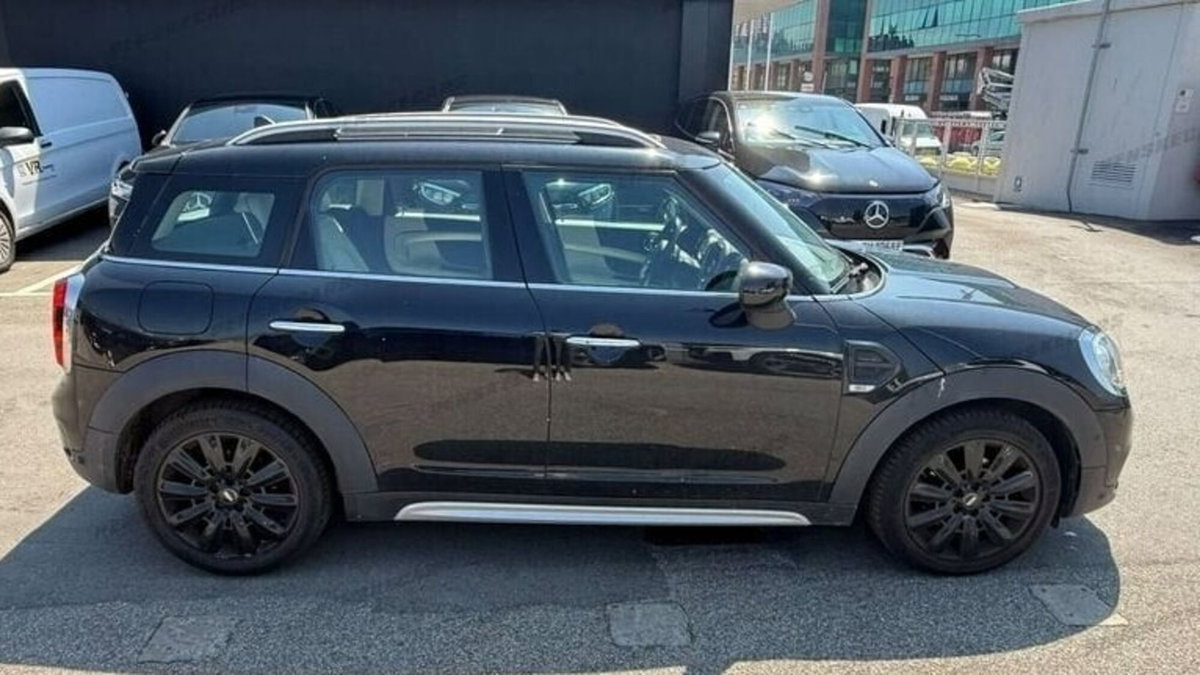 MINI Mini Countryman 2.0 Cooper D Essential Countryman (7)