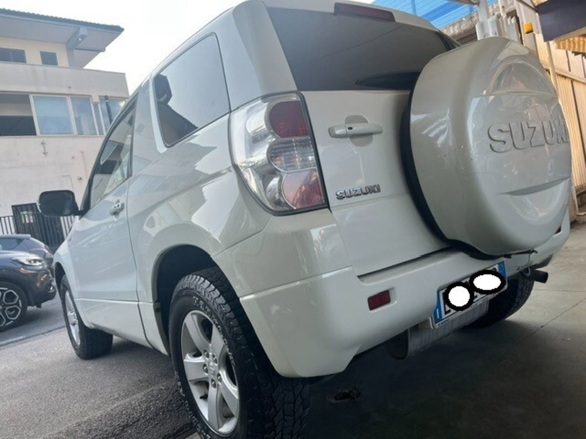 Suzuki Grand Vitara 1.9 DDiS 3 porte Offroad (2)