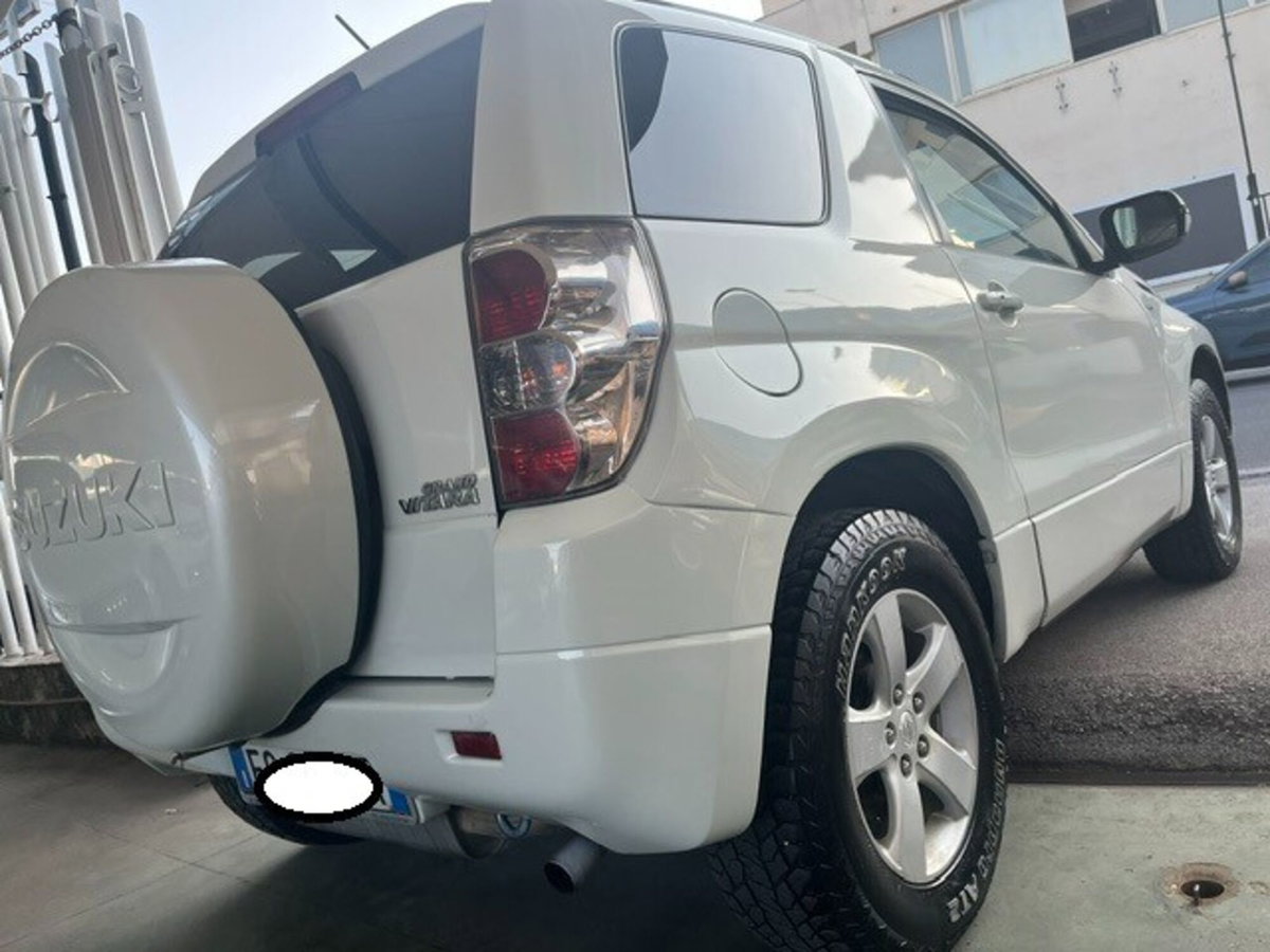 Suzuki Grand Vitara 1.9 DDiS 3 porte Offroad (3)