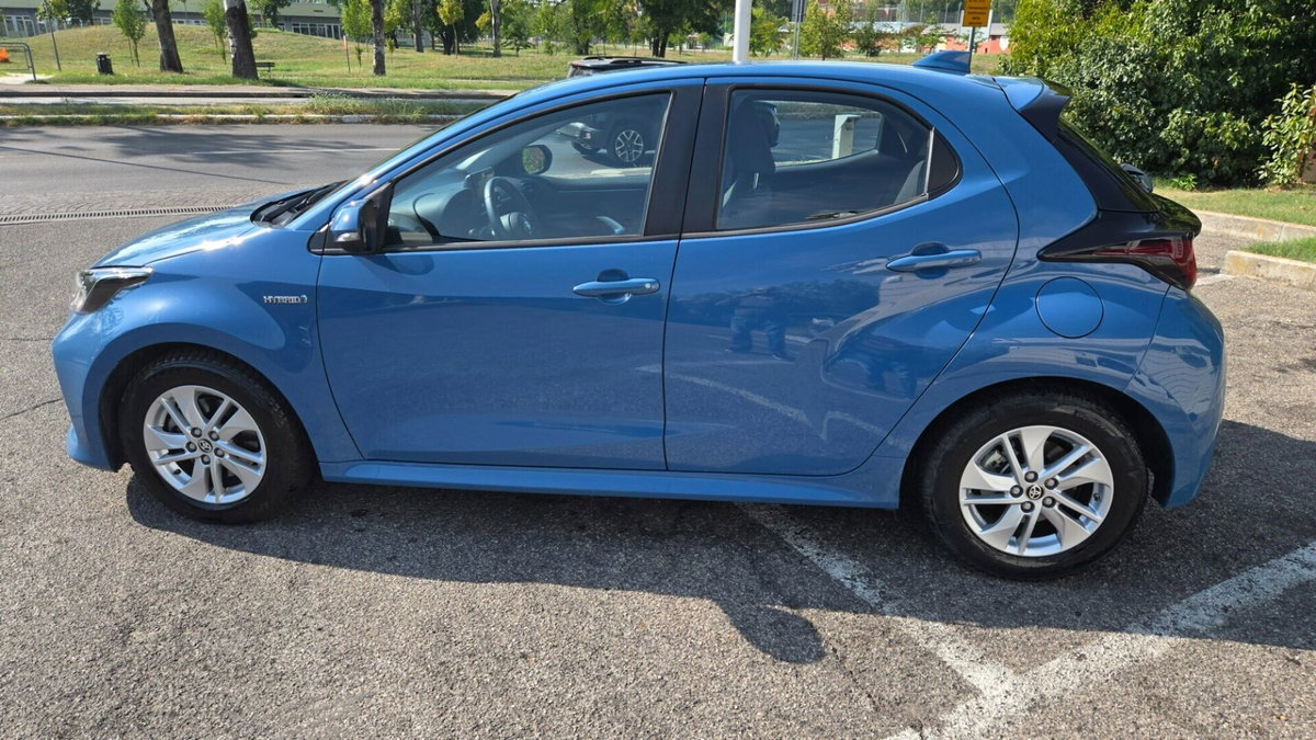 Toyota Yaris 1.5 Hybrid 5 porte Active (2)
