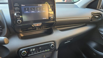 Toyota Yaris 1.5 Hybrid 5 porte Active (9)