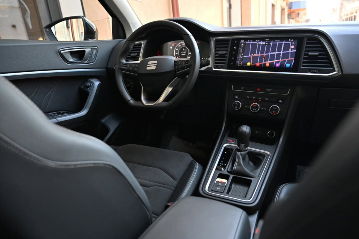 SEAT Ateca 2.0 tdi Black Edition 150cv dsg (2)