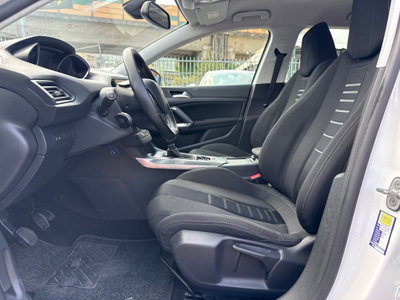 Peugeot 308 1.6 e-HDi 115 CV Stop&Start Allure (10)