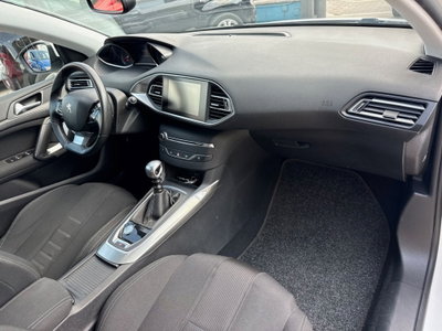 Peugeot 308 1.6 e-HDi 115 CV Stop&Start Allure (12)