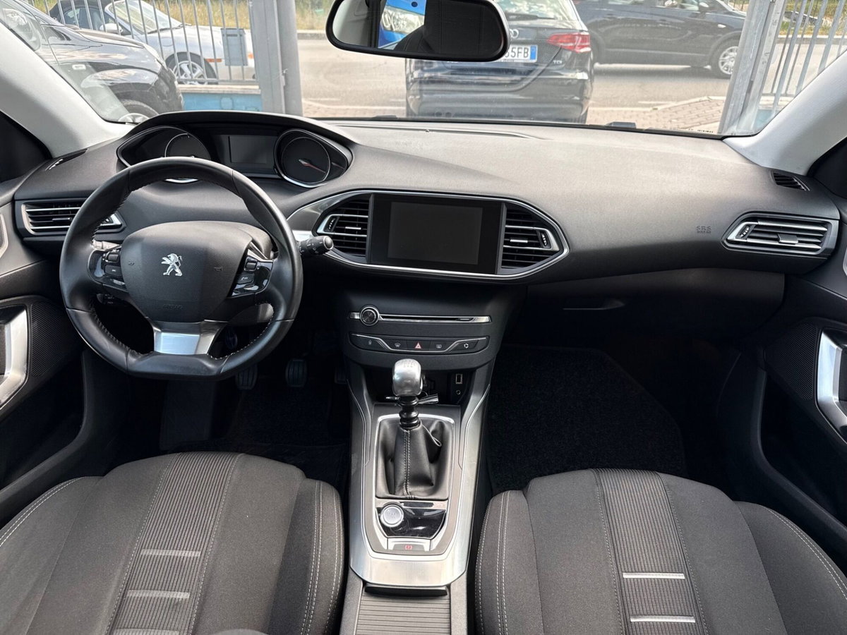 Peugeot 308 1.6 e-HDi 115 CV Stop&Start Allure (15)