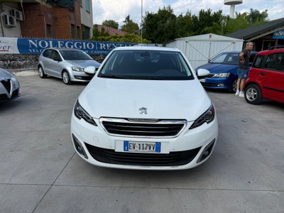 Peugeot 308 1.6 e-HDi 115 CV Stop&Start Allure (2)