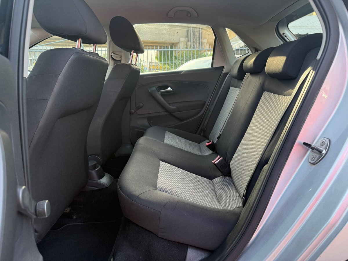 Volkswagen Polo 1.6 TDI DPF 5 porte Comf. BlueMotion Technology (11)