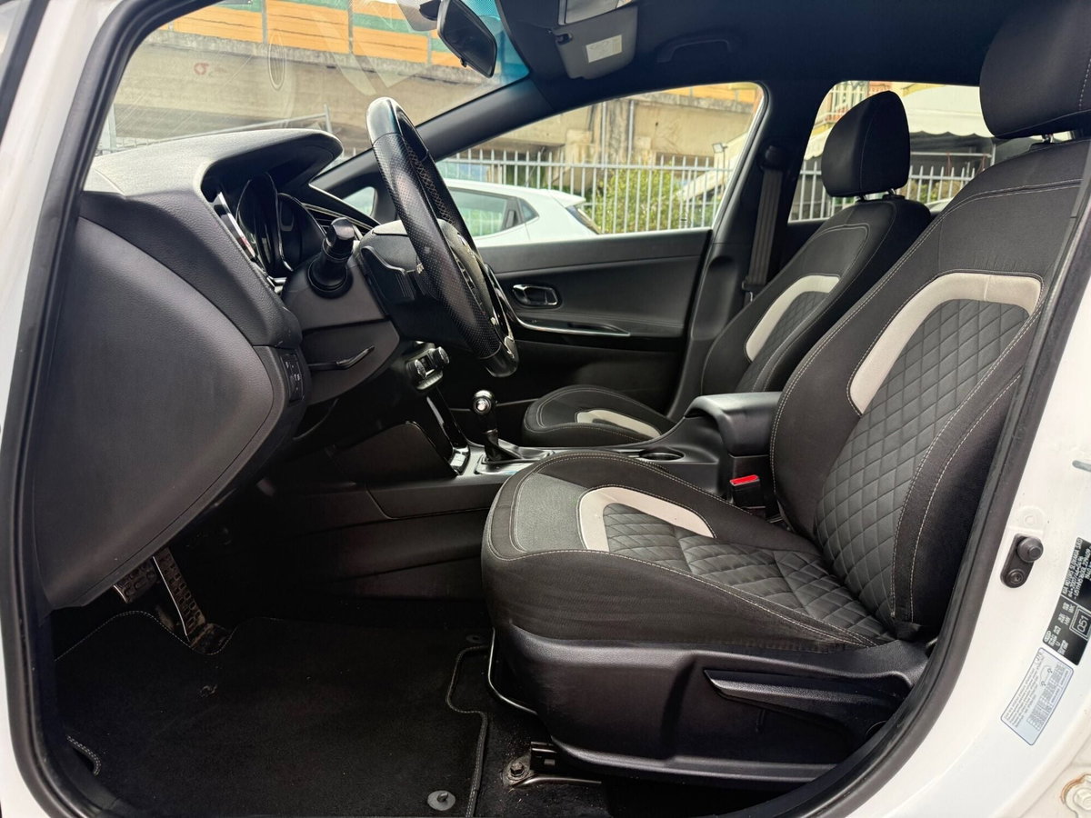 Kia Ceed 1.6 CRDi 136 CV DCT 5p. GT Line (10)