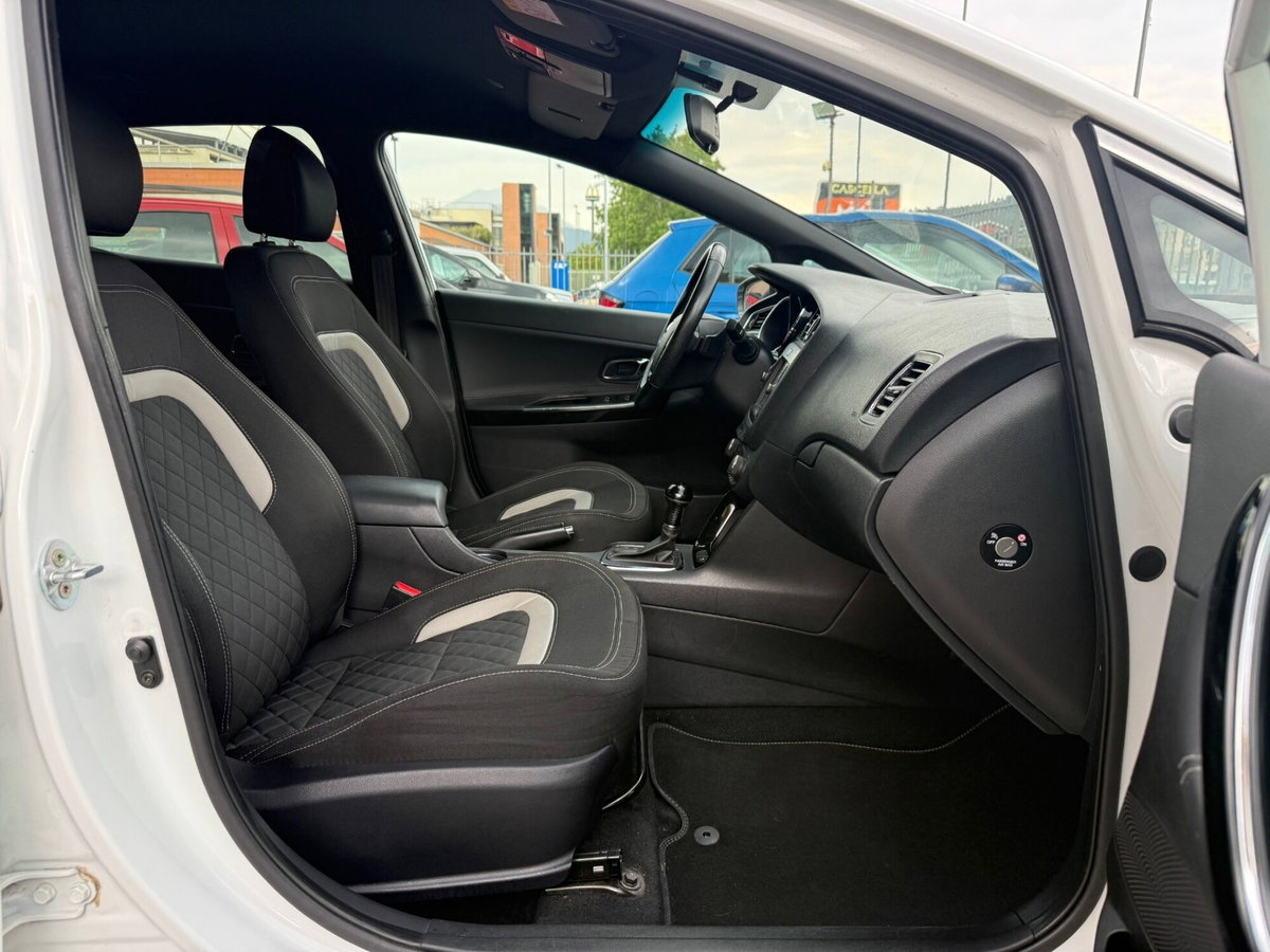 Kia Ceed 1.6 CRDi 136 CV DCT 5p. GT Line (13)