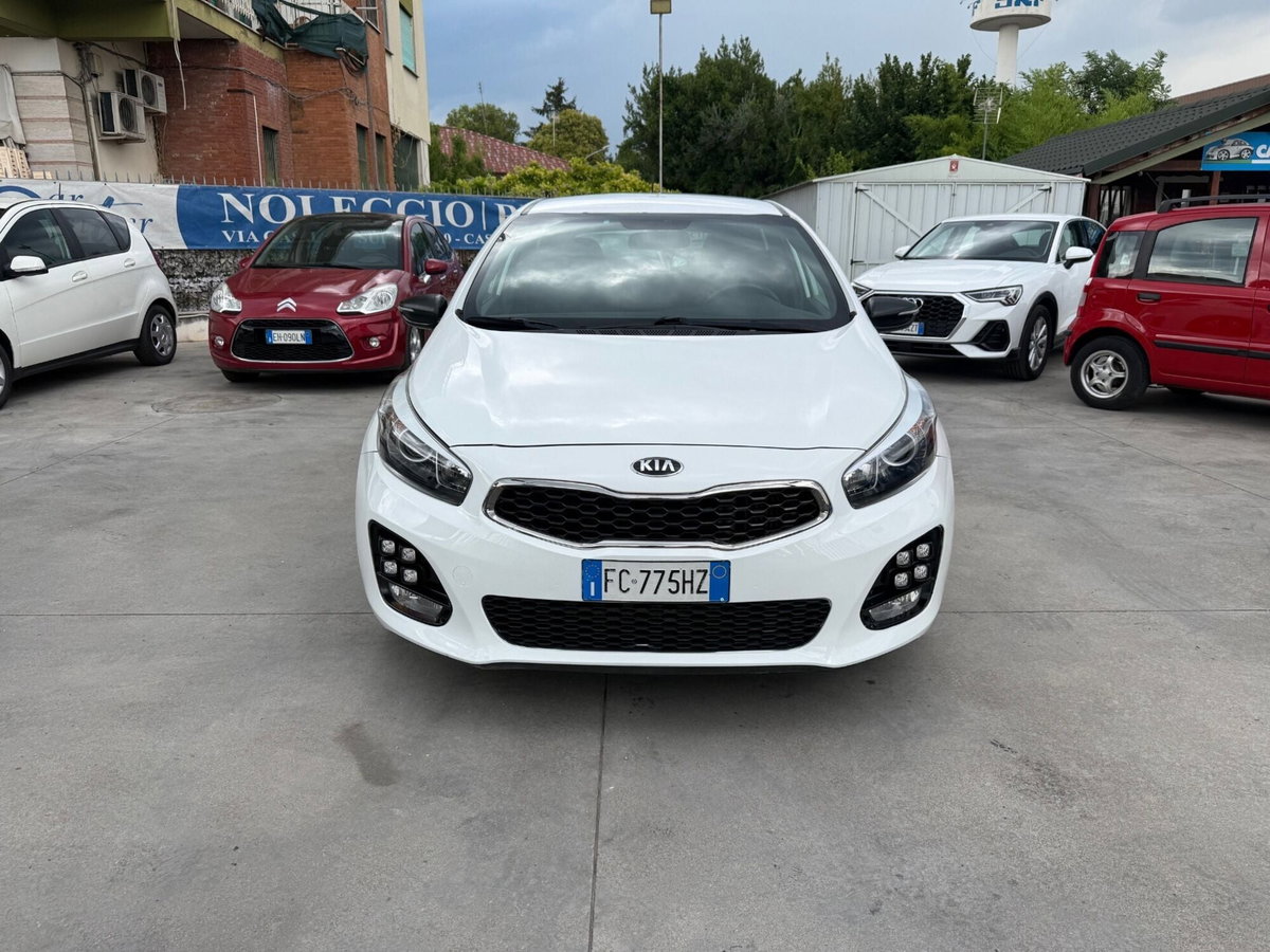 Kia Ceed 1.6 CRDi 136 CV DCT 5p. GT Line (2)