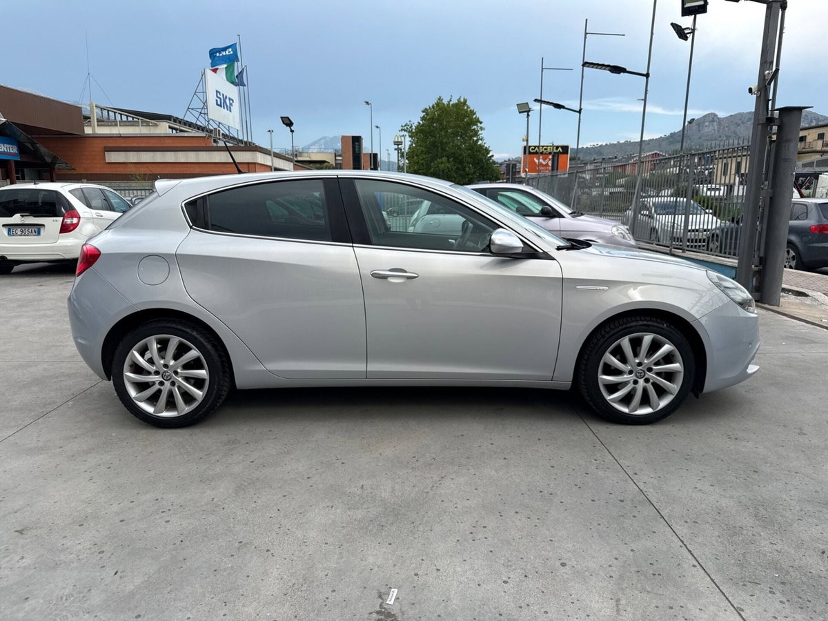 Alfa Romeo Giulietta 1.6 JTDm-2 Progression c/CL (4)