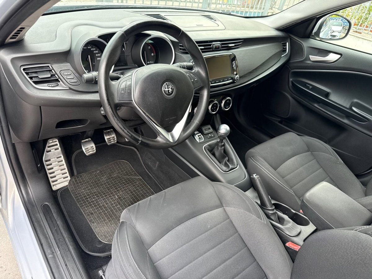 Alfa Romeo Giulietta 1.6 JTDm-2 Progression c/CL (9)