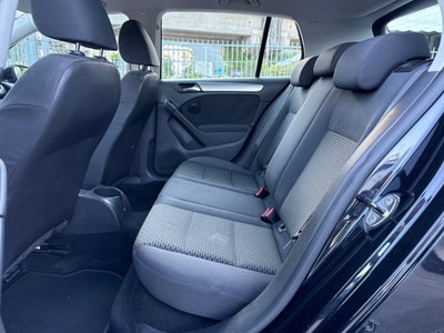 Volkswagen Golf 1.6 TDI DPF 5p. Comfortline (11)