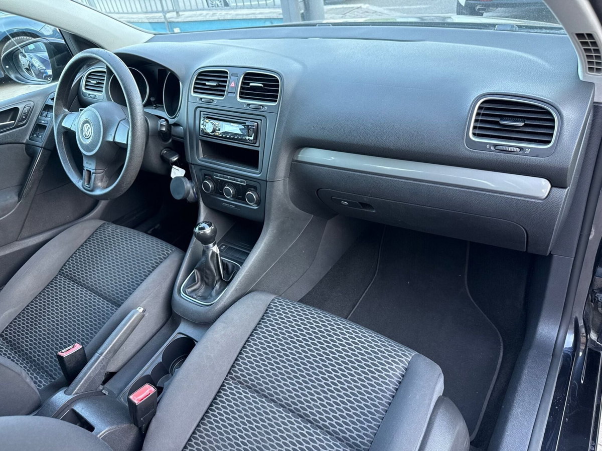 Volkswagen Golf 1.6 TDI DPF 5p. Comfortline (12)