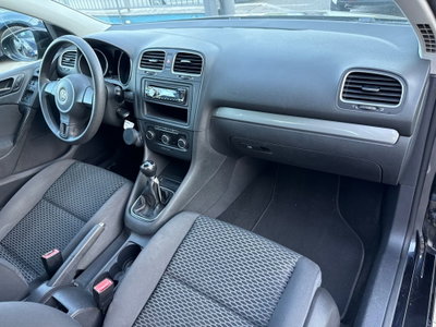 Volkswagen Golf 1.6 TDI DPF 5p. Comfortline (12)
