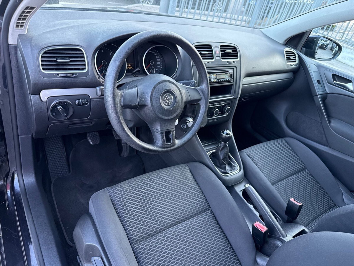 Volkswagen Golf 1.6 TDI DPF 5p. Comfortline (9)