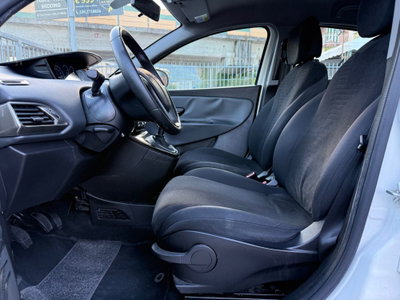 Lancia Ypsilon 1.2 69 CV 5 porte Platinum (10)