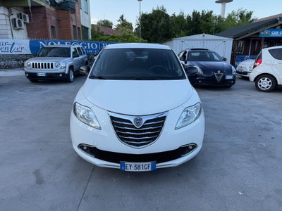Lancia Ypsilon 1.2 69 CV 5 porte Platinum (2)