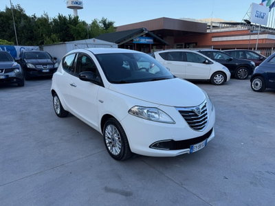 Lancia Ypsilon 1.2 69 CV 5 porte Platinum (3)