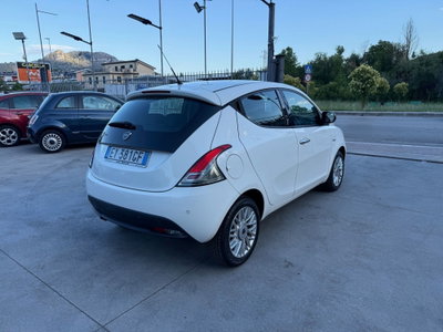 Lancia Ypsilon 1.2 69 CV 5 porte Platinum (5)