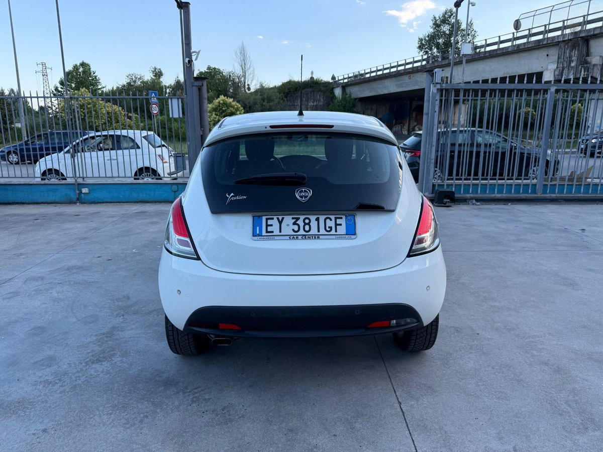 Lancia Ypsilon 1.2 69 CV 5 porte Platinum (6)