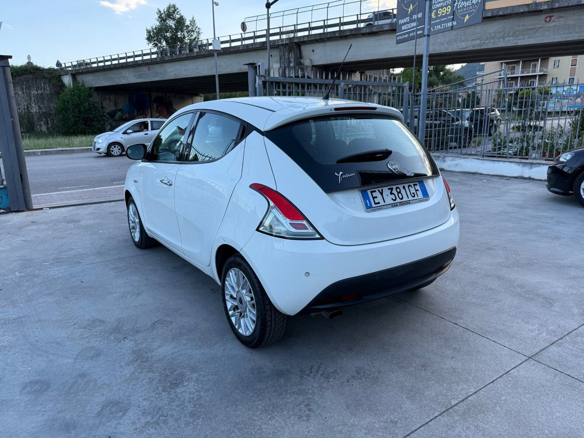 Lancia Ypsilon 1.2 69 CV 5 porte Platinum (7)
