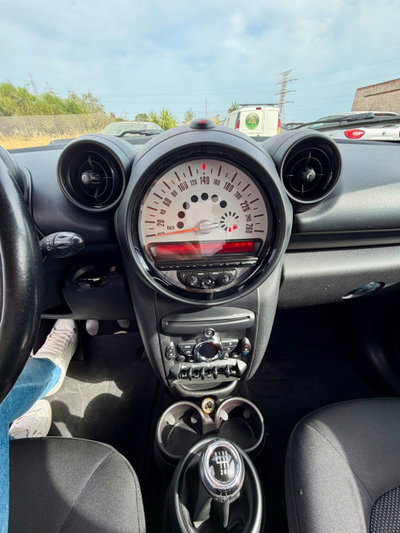 MINI Mini Countryman 1.6 Cooper D Countryman (13)