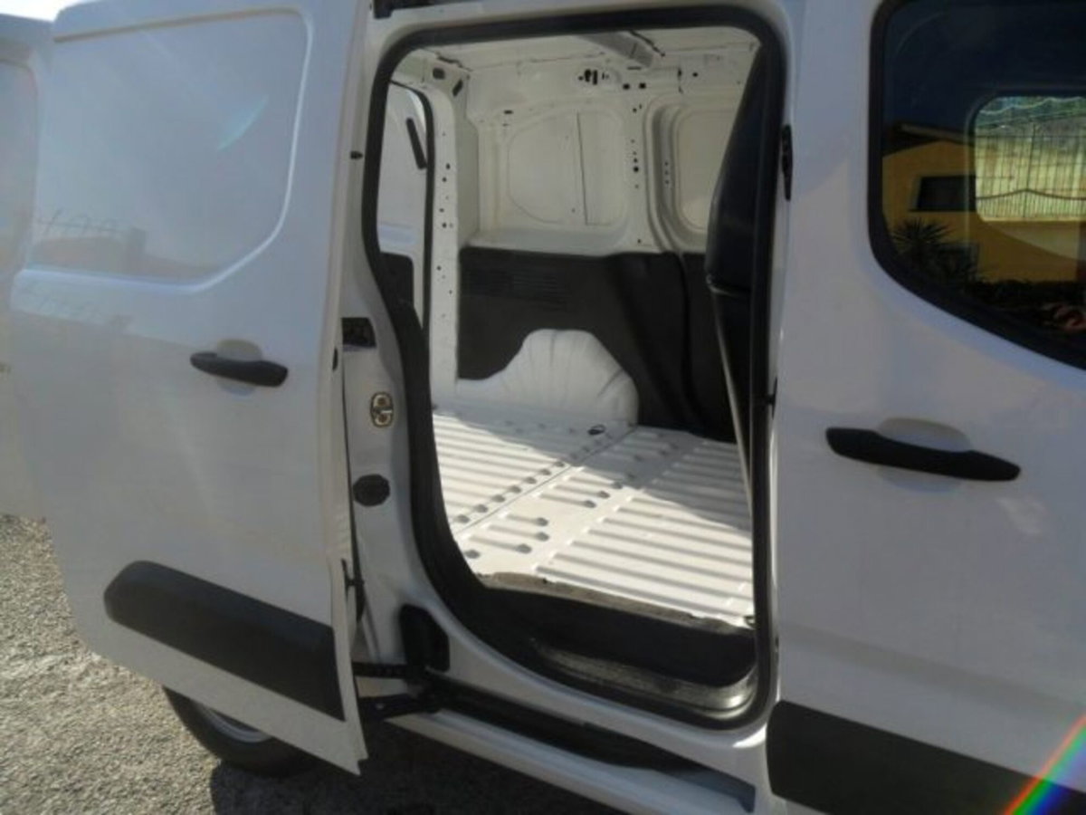 Toyota Proace City City 1.5D 100 CV S&S PC 5p. Comfort (10)