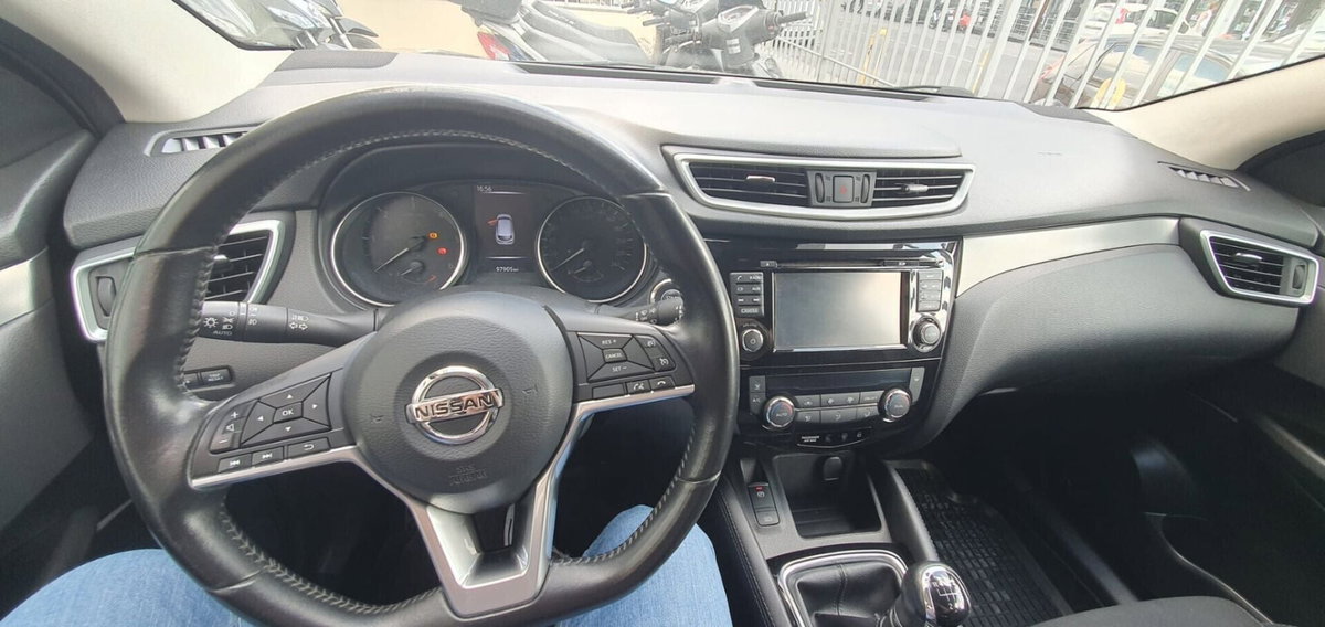 Nissan Qashqai 1.5 dCi N-Connecta (5)