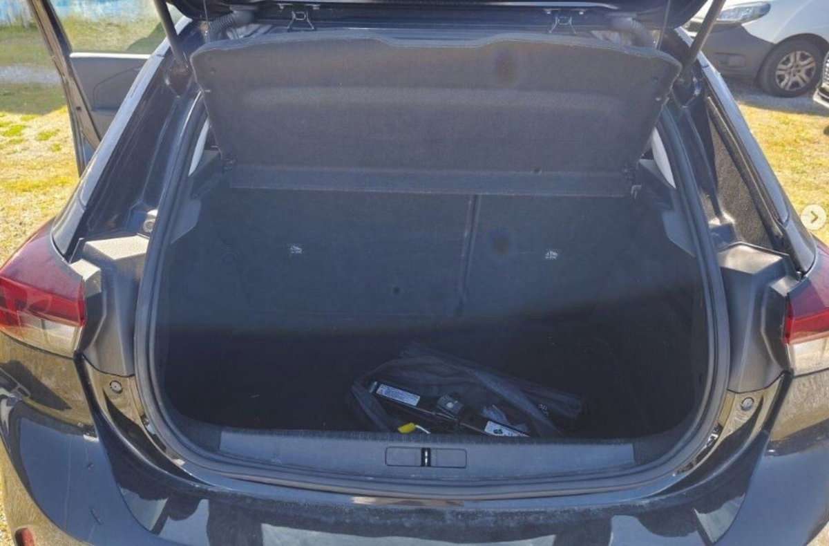 Opel Corsa 1.5 D 100 CV Elegance (9)